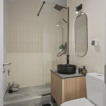 Urban View - Free Parking - Metro Station - Self Check-in - Shops Apartamento