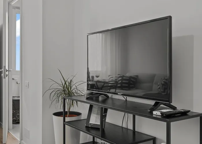 Urban View - Free Parking - Metro Station - Self Check-in - Shops * Бухарест