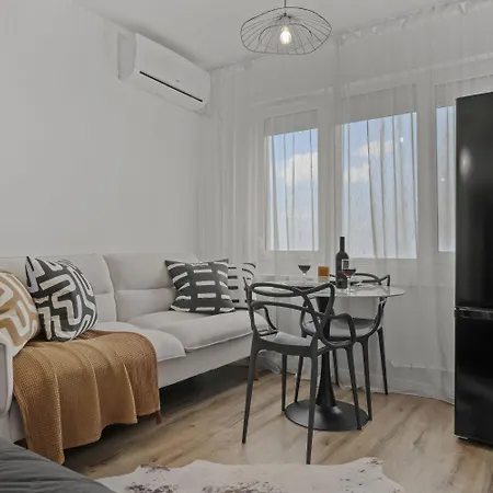 Urban View - Free Parking - Metro Station - Self Check-in - Shops בוקרשט