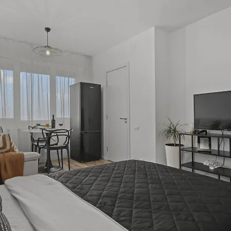 Apartment Urban View - Free Parking - Metro Station - Self Check-in