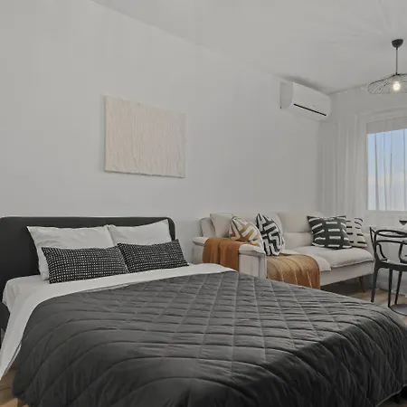 Urban View - Free Parking - Metro Station - Self Check-in Apartment Bucharest