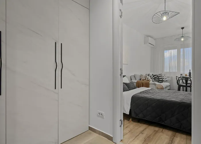 Urban View - Free Parking - Metro Station - Self Check-in - Shops Appartement *