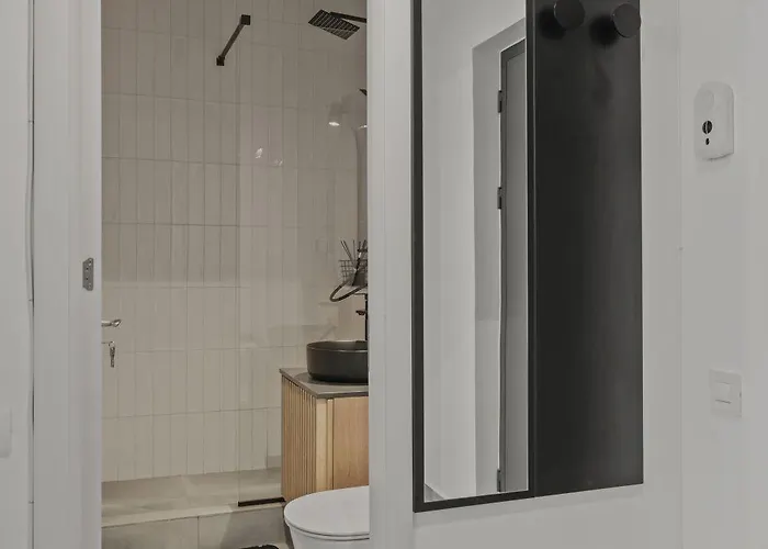 Apartment Urban View - Free Parking - Metro Station - Self Check-in - Shops *