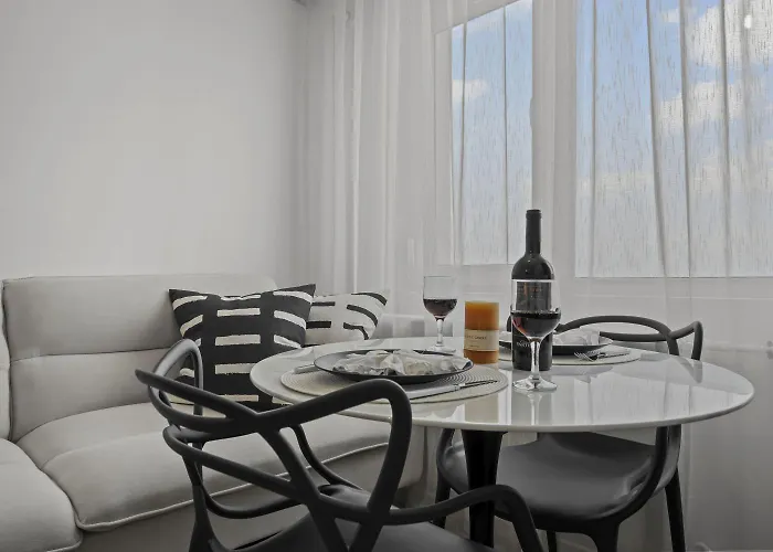 Urban View - Free Parking - Metro Station - Self Check-in - Shops Bukarest