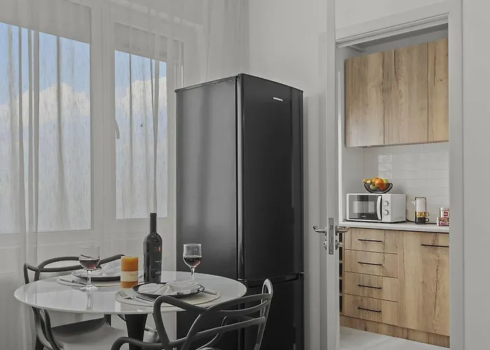 Apartament Urban View - Free Parking - Metro Station - Self Check-in - Shops