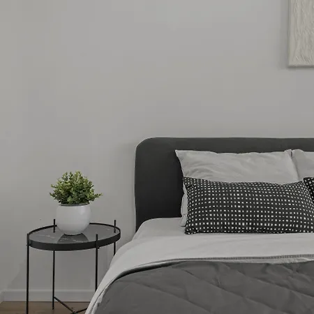 Urban View - Free Parking - Metro Station - Self Check-in - Shops * Bukareszt