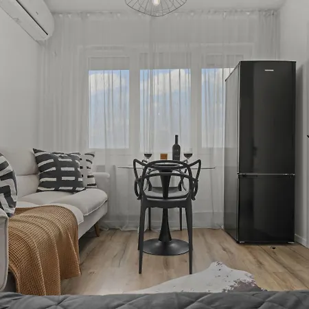 Urban View - Free Parking - Metro Station - Self Check-in - Shops Bukareszt