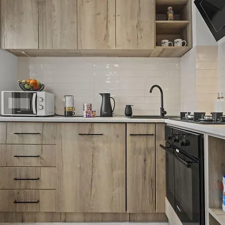 Urban View - Free Parking - Metro Station - Self Check-in - Shops