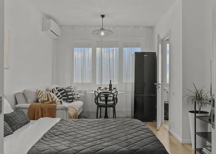 Urban View - Free Parking - Metro Station - Self Check-in - Shops *